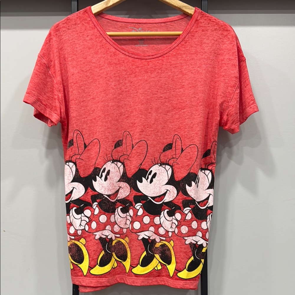 NWOT!! Red Minnie Mouse Graphic T-Shirt